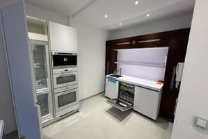 Luxuriöse möblierte Wohnung in Düsseldorf-Unterbilk mit Tiefgaragenstellplatz – Ernst-Gnoß-Straße 22, 40219 Unterbilk, Düsseldorf – Vorschaubild 9