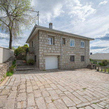FREISTEHENDES CHALET