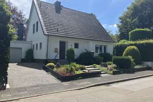 Preisreduzierung: Hochwertiges EFH in Krefeld - Traar mit Traumgarten! – Die vollständige Adresse der Immobilie erhältst du vom Anbieter., 47802 Traar, Krefeld – Vorschaubild 3