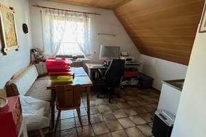 Gepflegtes Doppelhaus mit 5 Zimmern in Senden von Privat – Die vollständige Adresse der Immobilie erhältst du vom Anbieter., 89250 Senden – Vorschaubild 9
