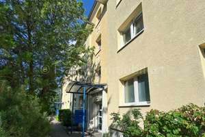 Seidnitz - Mehrfamilienhaus mit 8 Wohnungen, 4 Stellplätzen und Fernwärmeanschluss – Bodenbacher Straße 91b, 1277 Seidnitz/Dobritz, Dresden – Vorschaubild 3