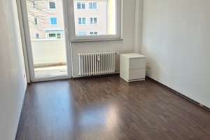 Bezugsfreie 4-Zimmer-Eigentumswohnung mit Loggia und idealer Raumaufteilung – modernisiert 2013 – Die vollständige Adresse der Immobilie erhältst du vom Anbieter., 53123 Duisdorf, Bonn – Vorschaubild 2