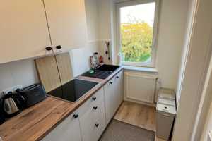 Möblierte 2-Zimmer-Wohnung in Wandsbek mit Balkon, Garten und hochwertiger Ausstattung (All-Incl.) – Thiedeweg 28, 22047 Hamburg – Vorschaubild 3
