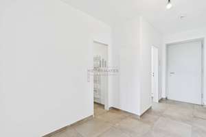 Großzügiges Apartment mit Balkon und TG-Einzelstellplatz – Die vollständige Adresse der Immobilie erhältst du vom Anbieter., 81476 Forstenried, München – Vorschaubild 2