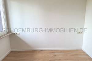 VIDEO * NEUBAU * frisch renoviert * LIFT. BALKON. neues LAMINAT. amerikan. Küche. DUSCHE. TIEFGARAGE – Lindenpark 5, 4178 Burghausen-Rückmarsdorf, Leipzig – Vorschaubild 9