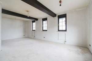 Geschichte neu beleben – Denkmalgeschütztes Anwesen mit Scheunen und großem Garten in Hohenstein – Rheingau-Taunus-Kreis – Vorschaubild 2
