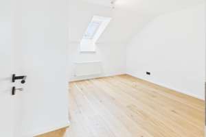Stilvolle Maisonettewohnung mit 4,5 Zimmern und hochwertiger Sanierung in begehrter Lage – Die vollständige Adresse der Immobilie erhältst du vom Anbieter., 80807 Milbertshofen, München – Vorschaubild 15