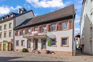 Denkmalgeschütztes Wohn- und Geschäftshaus in bester Lage – Die vollständige Adresse der Immobilie erhältst du vom Anbieter., 79183 Waldkirch – Vorschaubild 1