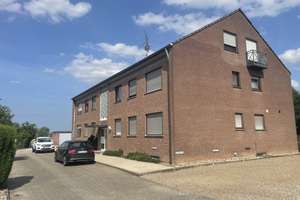 Gepflegtes Mehrfamilienhaus mit Garagen & Garten in ruhiger Lage von Rheinberg – Die vollständige Adresse der Immobilie erhältst du vom Anbieter., 47495 Rheinberg – Vorschaubild 1