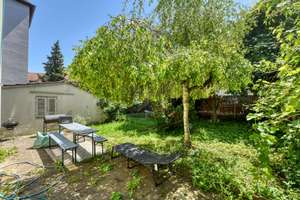 +++ Erdgeschoss-Etage mit Süd-Terrasse & Garten - ruhig & zentrumsnah - inklusive Einbauküche +++ – Kolumbusstraße 12, 70439 Stammheim-Süd, Stuttgart – Vorschaubild 1