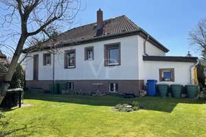 Bungalow mit großem Gartenparadies und zusätzlichem Potenzial zur Grundstücksteilung – Die vollständige Adresse der Immobilie erhältst du vom Anbieter., 12526 Bohnsdorf, Berlin – Vorschaubild 2