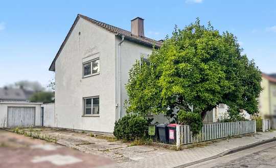 Ein Zuhause mit Charakter – Großzügiges Wohnhaus mit großem Garten (Kernsanierung erforderlich)