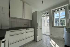 Wohnen im Grünen – Helle Wohnung mit Wintergarten und traumhafter Aussicht+EBK – Die vollständige Adresse der Immobilie erhältst du vom Anbieter., 70199 Südheim, Stuttgart – Vorschaubild 3