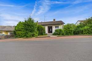 Erbpacht - Weitblick inklusive: Ihr Zuhause voller Möglichkeiten – Die vollständige Adresse der Immobilie erhältst du vom Anbieter., 36272 Niederaula – Vorschaubild 1