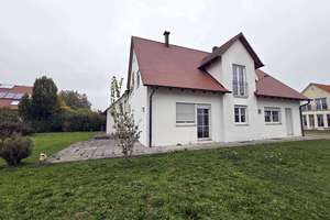 Gepflegtes Zweifamilienhaus mit schönem Garten und Doppelgarage – Die vollständige Adresse der Immobilie erhältst du vom Anbieter., 86756 Reimlingen – Vorschaubild 4