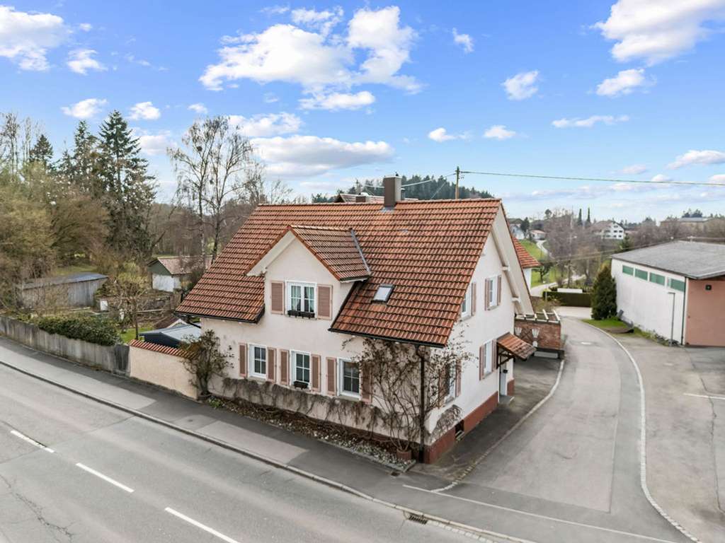 Immobilie in Schlier - Schlier / Unterankenreute - Charmantes ZFH! Viel Potenzial & Nähe zum Rößler Weiher... - Bild 1