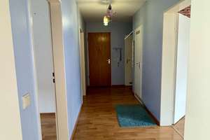 Familienfreundliche 4 Zimmer-Wohnung mit Balkon, Tiefgarage und zusätzlichem Stellplatz in Bobingen – Die vollständige Adresse der Immobilie erhältst du vom Anbieter., 86399 Bobingen – Vorschaubild 7