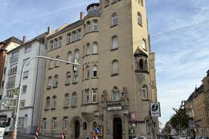 Charmante Altbauwohnung im denkmalgeschützten Gebäude