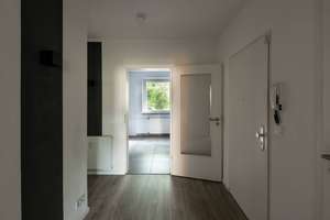 Zentral in Rissen: 3- Zi.-Wohnung im Hochparterre mit Loggia & Tiefgarage – Die vollständige Adresse der Immobilie erhältst du vom Anbieter., 22559 Rissen, Hamburg – Vorschaubild 12
