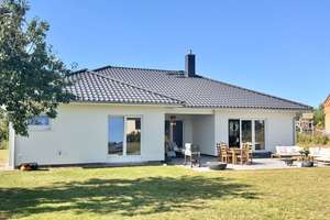 Jetzt Miete möglich! Winkelbungalow 5 km bis Neubrandenburg, Baujahr 2022, Doppelgarage, EBK,Carport – Die vollständige Adresse der Immobilie erhältst du vom Anbieter., 17039 Sponholz – Vorschaubild 26