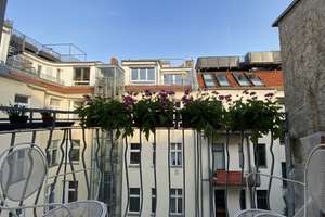 Urban Chic am Helmholtzplatz– Bezugsfreie Altbau-Perle mit Balkon – Die vollständige Adresse der Immobilie erhältst du vom Anbieter., 10437 Prenzlauer Berg, Berlin – Vorschaubild 4