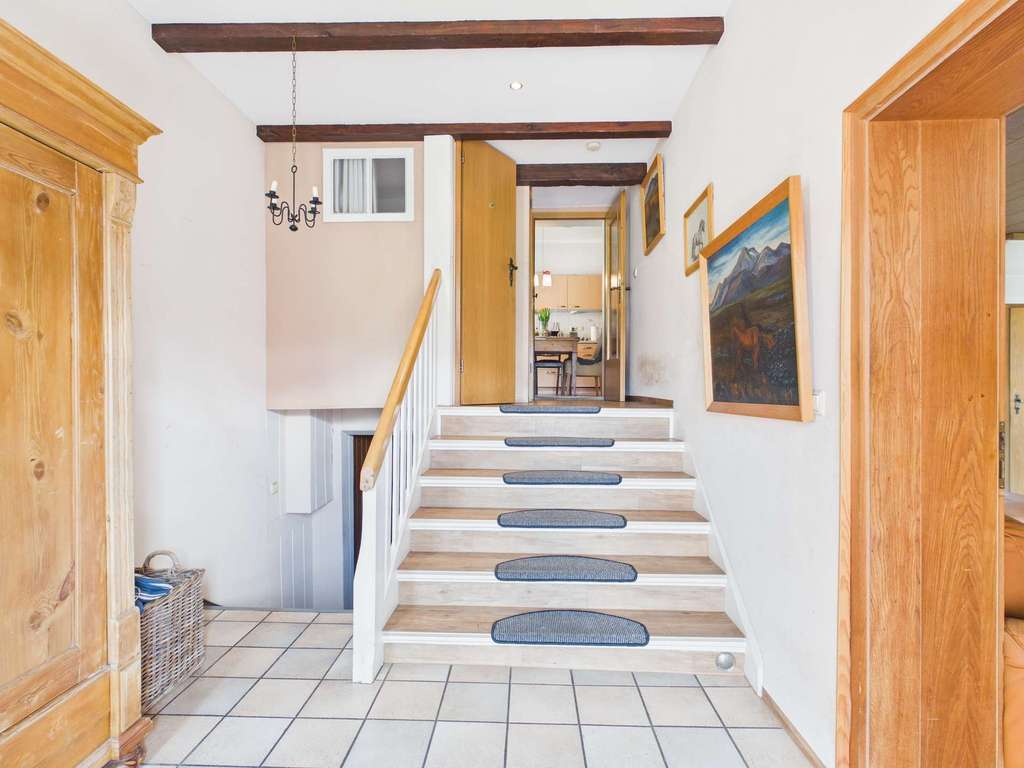 Immobilie in Uelzen - Platzwunder! Großes Einfamilienhaus mit Einliegerwohnung in Uelzen-Hanstedt - Bild 1