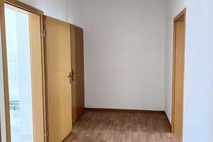 Helle 3-Zimmer-Wohnung mit Balkon und Stellplatz in ruhiger Lage – Richard-Wagner-Str. 4, 9119 Chemnitz – Vorschaubild 3