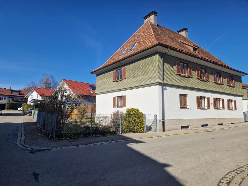 Immobilie in Lindenberg im Allgäu - Handwerker aufgepasst!
Mehrfamilienwohnhaus in Lindenberg - Bild 2