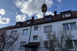 Helle 3-Zimmer-Dachwohnung mit Kachelofen, EBK und großer Dachterrasse in ruhiger Lage - Hohe Marter – Die vollständige Adresse der Immobilie erhältst du vom Anbieter., 90441 Hohe Marter, Nürnberg – Vorschaubild 2