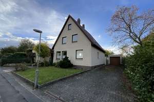 Einfamilienhaus mit angrenzenden Baugrundstück in besonders schöner Lage von Wolfenbüttel – Die vollständige Adresse der Immobilie erhältst du vom Anbieter., 38302 Wolfenbüttel – Vorschaubild 2