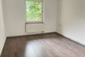 Einziehen und Wohlfühlen! 3-Zimmerwohnung mit Balkon in gepflegtem Mehrfamilienhaus in SZ-Lebenstedt