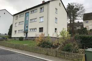 3 Zimmer Erdgeschosswohnung mit Balkon, Gäste WC und Keller in Marburg Cappel