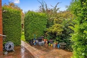 Reihenhaus mit schönem Garten und großem Wintergarten in grüner Lage von Hamburg-Rahlstedt. – Die vollständige Adresse der Immobilie erhältst du vom Anbieter., 22149 Rahlstedt, Hamburg – Vorschaubild 23
