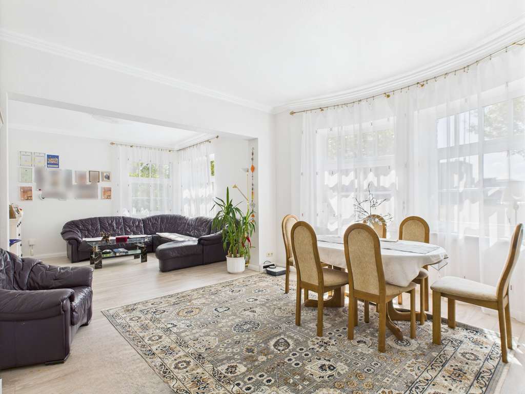 Immobilie in Zeven - Charmantes Einfamilienhaus mit großzügigem Garten und individuellem Gestaltungsspielraum - Bild 1