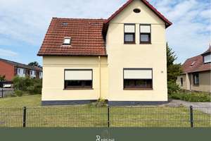 (Mehr)Gelegenheit: Schmuckes Ein-/Zweifamilienhaus auf großem Grundstück mit Entwicklungspotenzial