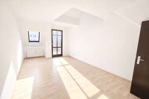 Maxvorstadt genießen - Renovierte Single-Maisonette mit Balkon und TG-Stellplatz