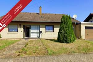 Bungalow mit Einliegerwohnung in Toplage – Die vollständige Adresse der Immobilie erhältst du vom Anbieter., 66892 Bruchmühlbach-Miesau – Vorschaubild 1