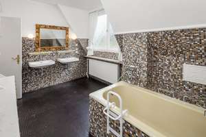 Großzügige Villa in bevorzugter Lage – Die vollständige Adresse der Immobilie erhältst du vom Anbieter., 22391 Wellingsbüttel, Hamburg – Vorschaubild 11