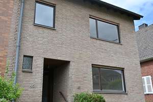 Frisch renoviertes Einfamilienhaus mit großem Garten in ruhiger Lage in Aachen-Eilendorf  – Karlstraße 45, 52080 Eilendorf, Aachen – Vorschaubild 2