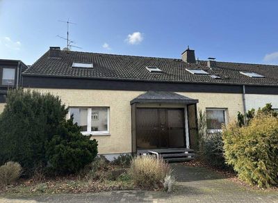 Wohnen und Vermieten auf Erbpacht: Renovierungsbedürftiges Reihenhaus mit Garage in Bad Sassendorf!