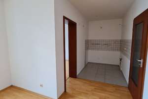 Top gepflegte 2 Zimmerwohung mit großem Balkon und TG Stellplatz – Die vollständige Adresse der Immobilie erhältst du vom Anbieter., 40599 Hassels, Düsseldorf – Vorschaubild 3