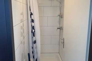 Sonnenverwöhnte modernisierte Wohnung, 2 Balkone, Tiefgarage, Gäste-WC, separate Dusche !  – Ostlandstrasse 49, 50858 Weiden, Köln – Vorschaubild 12