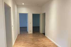 tolle 3,5-Zimmer-Erdgeschosswohnung mit Balkon !! – Elsa-Brandström-Straße 11, 45136 Essen – Vorschaubild 2