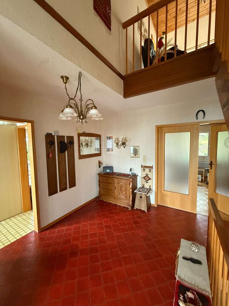 Immobilie in Linsengericht - **Charmantes Einfamilienwohnhaus in Feldrandlage von Linsengericht-Eidengesäß** - Bild 2