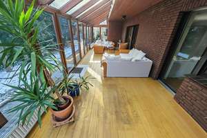 Ohne Käuferprovision: Raumwunder mit Einliegerwohnung & Doppelgarage