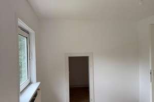 Charmante 2-Zimmer Wohnung im Dachgeschoss mit geräumigem Badezimmer – Finkenherd 15, 38229 Hallendorf, Salzgitter – Vorschaubild 3