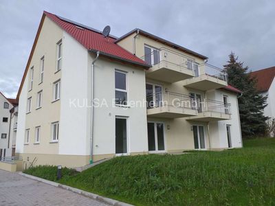 Vermietete Dachgeschosswohnung inklusive Pkw Stellplätzen.