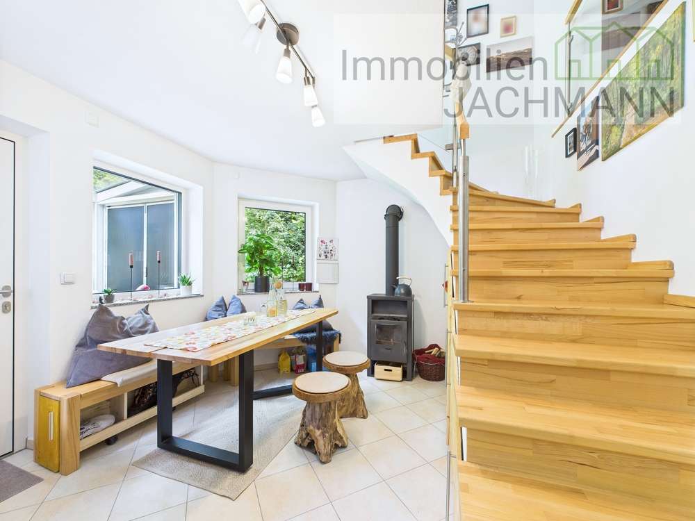 Immobilie in Schaufling - Wo Träume Wurzeln schlagen –  Anwesen in Alleinlage mit Wald und Streuobstwiese in Top-Zustand - Bild 14