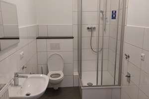 5 WG-Zimmer 17 bis 22 Qm, Küche, Essecke, 2 Duschbäder/WC, 2 WC, Darmstadt Stadtmitte – Schulstr. 3, 64283 Mitte, Darmstadt – Vorschaubild 7