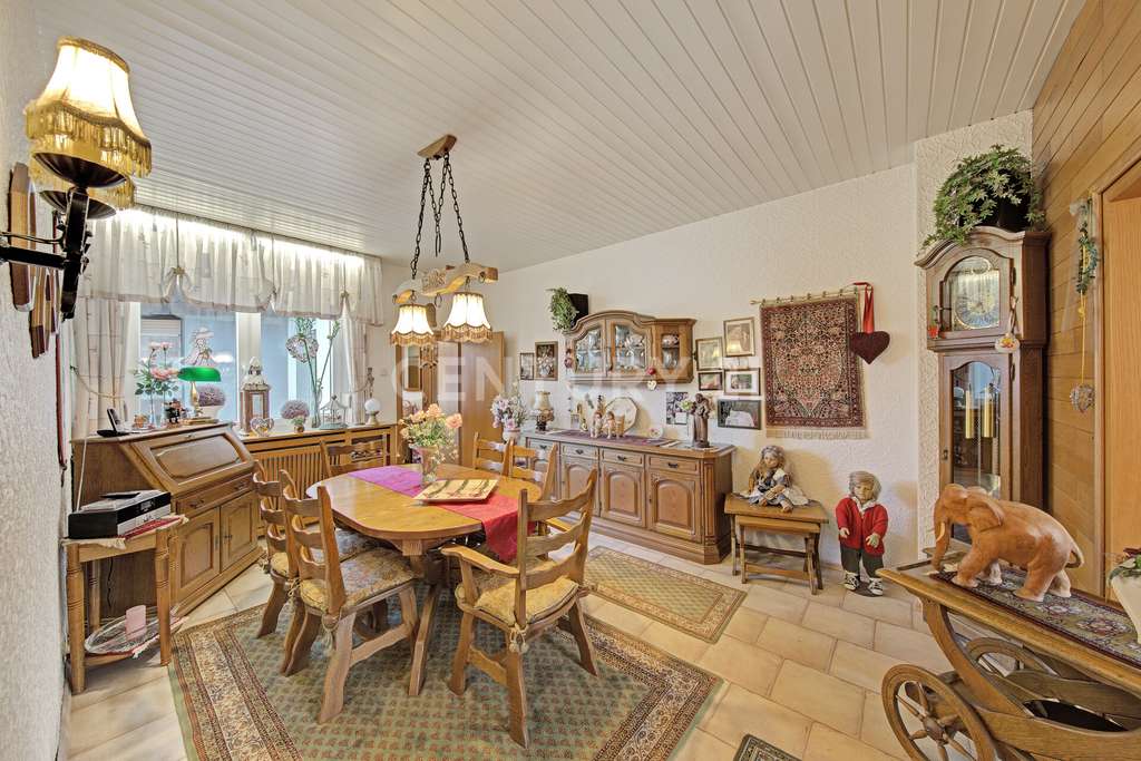 Immobilie in Castrop-Rauxel - Aufgepasst! Entwicklungsfähiges Zinshaus mit angrenzendem Bau-/Gewerbegrundstück - Bild 1